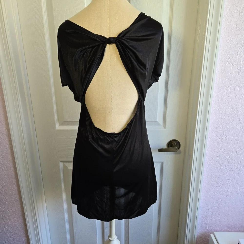Charlotte Russe Vintage Black Long Shirt Tunic Top Size Large Low Open Back - Picture 3 of 9